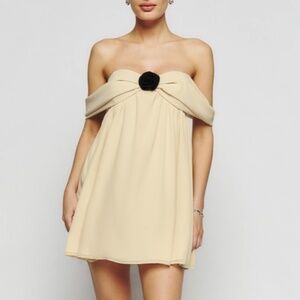 ✨ SALE✨ Reformation Rossland Mini Dress - Cream Lighr Beige Off the Shoulder